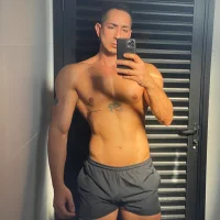 Профилна снимка на hotpeach_