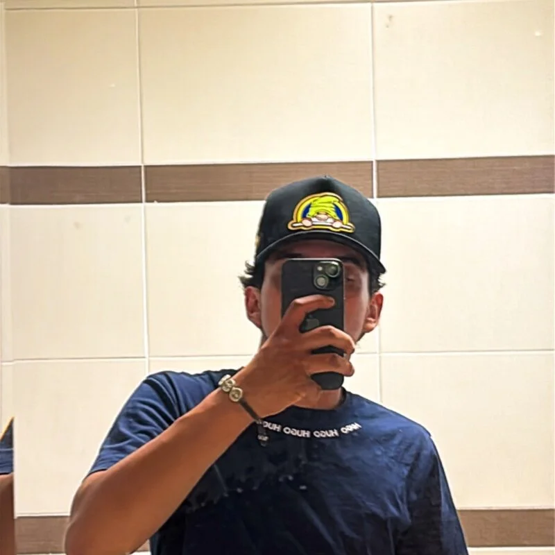 elalucin23 profile photo