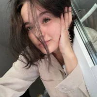 LucettaAlison Φωτ, Προφίλ