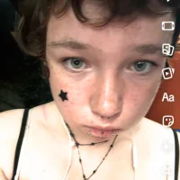 ezriiiiah's Avatar Pic
