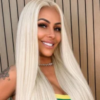 Nicolle_40's Avatar Pic