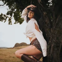 Natasha_Olive's Avatar Photo
