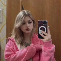 Elaniela_swift's Profile Pic