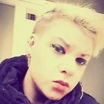 Holly_18's Avatar Photo