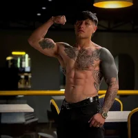 NeithRomero Φωτ, Προφίλ