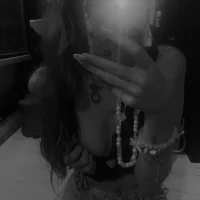 Redroes2001's Avatar Pic