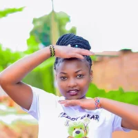 Christ_ine's Profile Pic