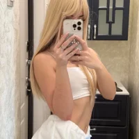 MissRinaShy: ε ικόνα άβαταρ