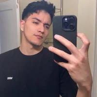 Reveen's Profile Pic