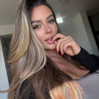 YasmineShaw 头像图片