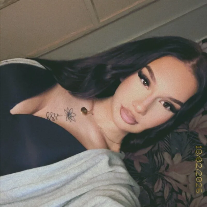 Leanna92ii's nudes and profile