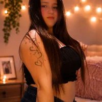 alahia-25 webcam