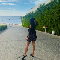 غرفة دردشة Arina_Bloom دون اتصال