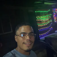 poloyenis's Profile Pic