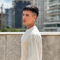 sebas__w01 Φωτ, Προφίλ