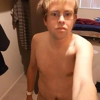 Your_Naked_Slave's Profile Pic