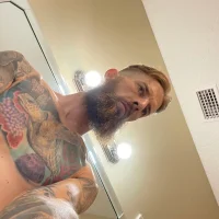 Gambar Profil DifferentStraight42