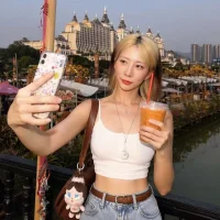 Ảnh Đại Diện MoonVelour999
