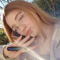 QueenieEveringham Φωτ, Προφίλ