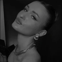 HallieHollo   的個人資料圖片