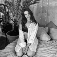 รูปโปรไฟล์ของ Ella_Hines