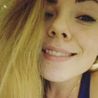 elly_elly's Profile Pic