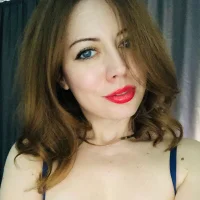 GirlfriendNina Live XXX-Chat