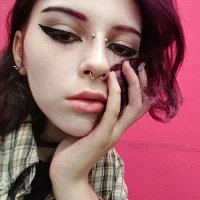 Vinili's Profile Pic