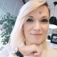 bella_ember's Profile Pic