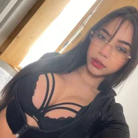 7Perla's Profile Pic