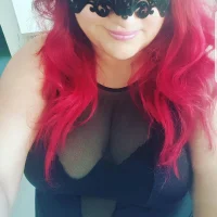 Reginadellecurve's Profile Pic