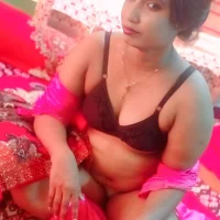 Hot_Nisi's Offline Chat Room