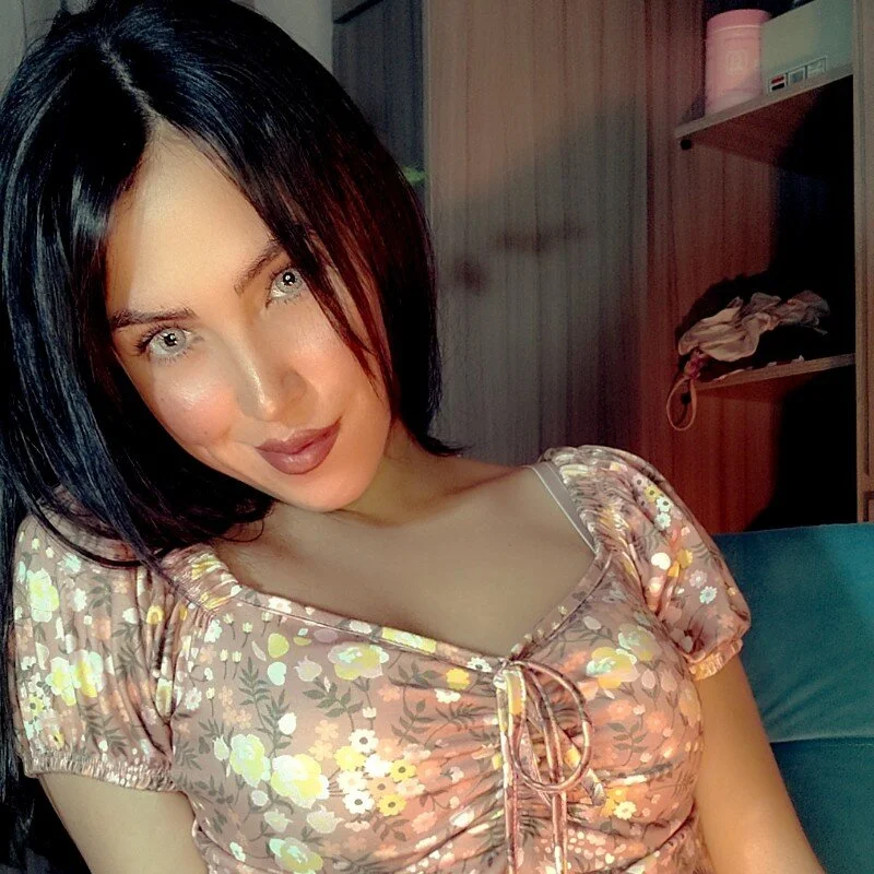 JustLina profile photo