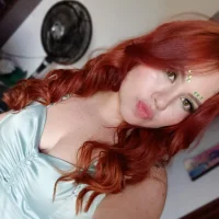 alana_glasses' Avatar Pic