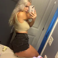 CumSlutScarlett's Profile Pic