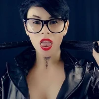 ChantalPercy's Profile Pic