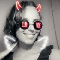 Romanticcc44's Profile Pic