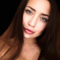 RosaCharming's Profile Pic