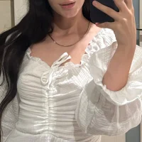 AngelinaAdderly Φωτ, Προφίλ