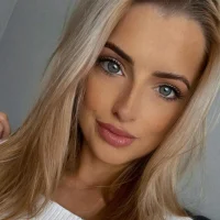 QueenPeachxo's Avatar Photo