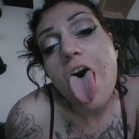 sativaqu33n profile photo