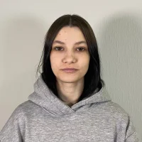 SynneCumby Φωτ, Προφίλ