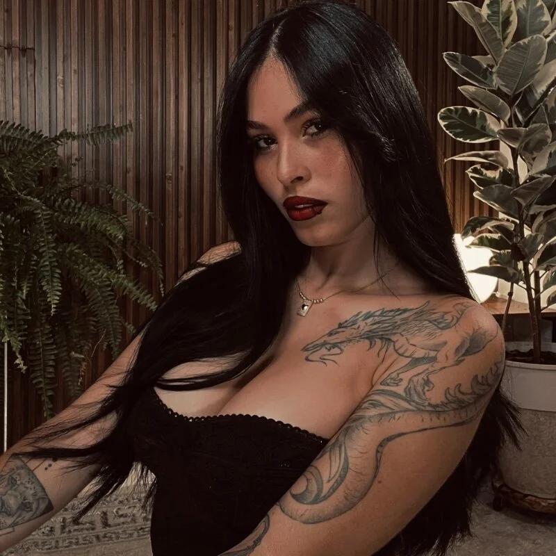 carolinerousev profile photo
