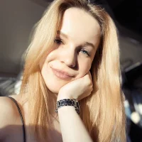 MonaHighf's Profile Pic