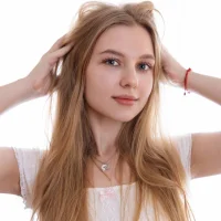 AvelynFrey's Avatar Pic