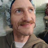 KokosMartin Φωτ, Προφίλ