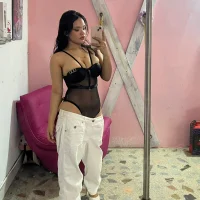 CAMILA--REY's Avatar Pic