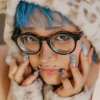 Ảnh Đại Diện Blue_Cherry