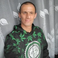 peti1293's Profile Pic