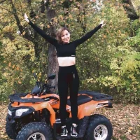 BabbiHonney Φωτ, Προφίλ